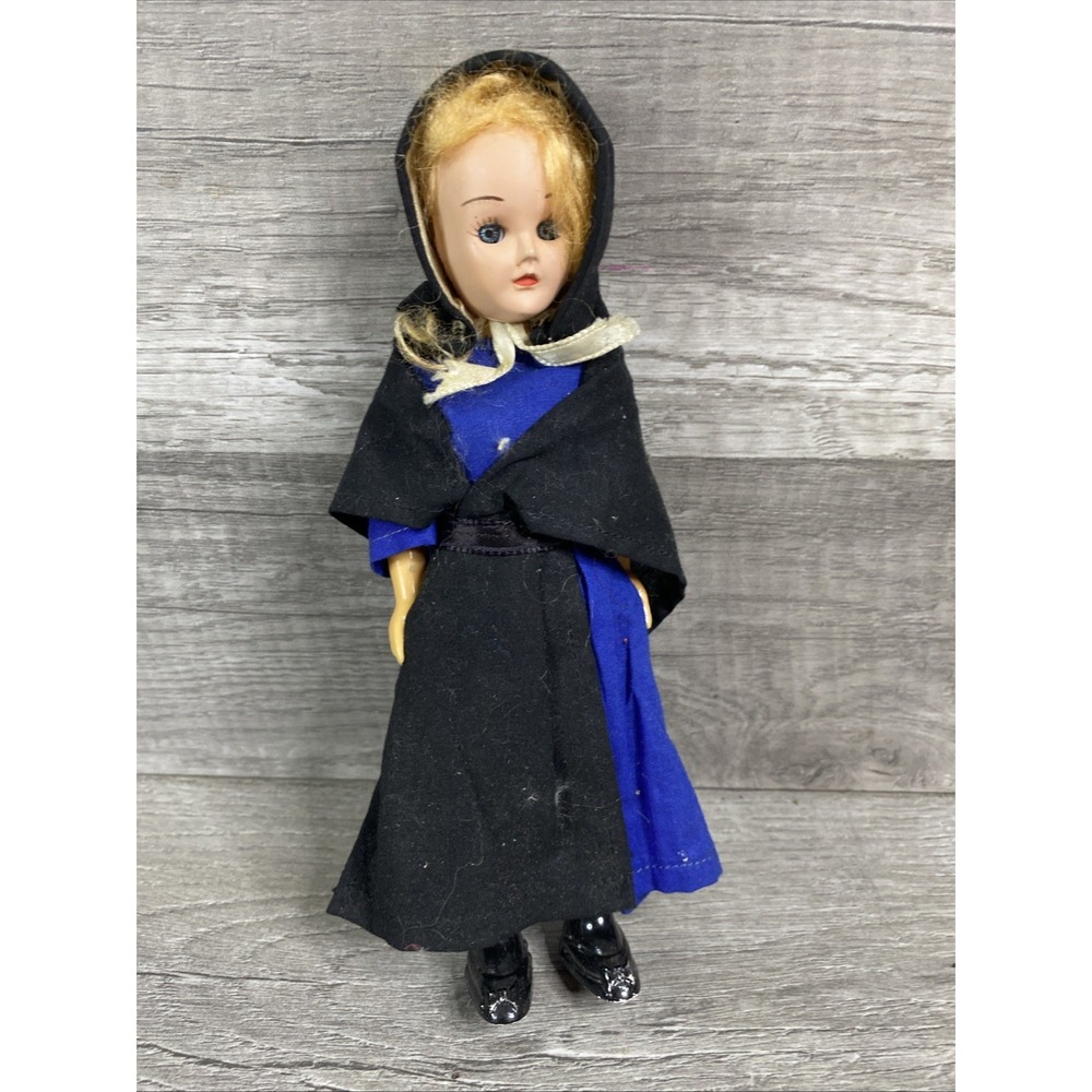 Vintage 1950-1960's Amish Doll - 8" tall, good condition